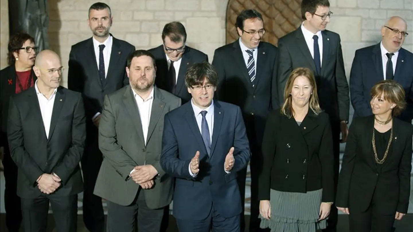 Foto de familia del nuevo Gobierno catalán Foto de familia del nuevo Gobierno catalán
