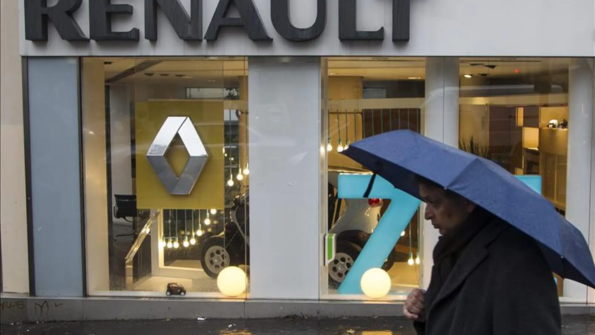 Fotografía de un concesionario de Renault en París
