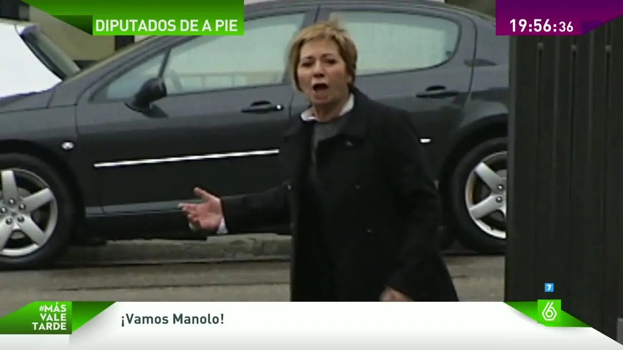 Celia Villalobos, esperando a Manolo