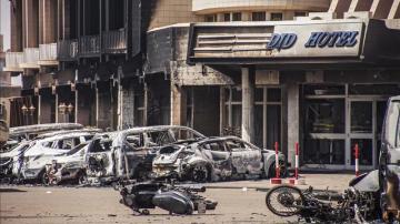 El asalto al hotel de Burkina deja 26 muertos, entre ellos cuatro yihadistas