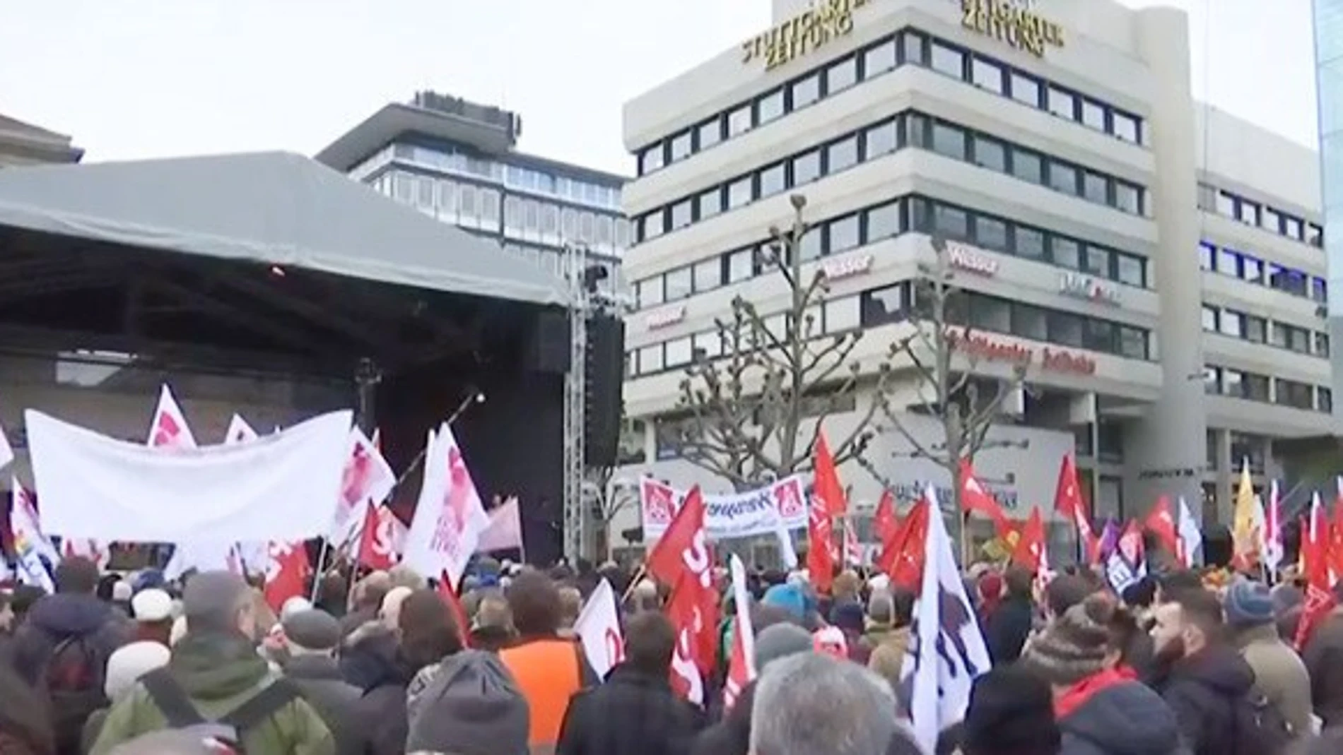 Unas 7.000 personas se manifiestan en Stuttgart contra el racismo en Alemania