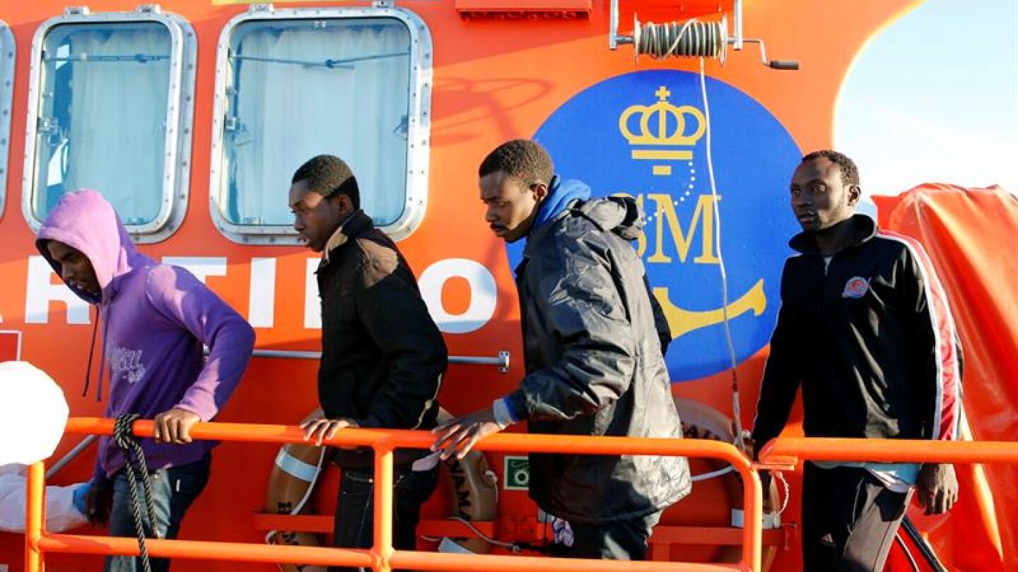 Inmigrantes rescatados por efectivos de Salvamento Mar&iacute;timo