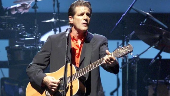 Foto de archivo del año 2001 del cantante y guitarrista Glenn Frey Foto de archivo del año 2001 del cantante y guitarrista Glenn Frey