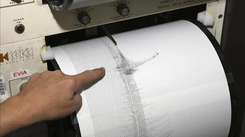 Imágen de un sismómetro mientras se da un terremoto Imágen de un sismómetro mientras se da un terremoto