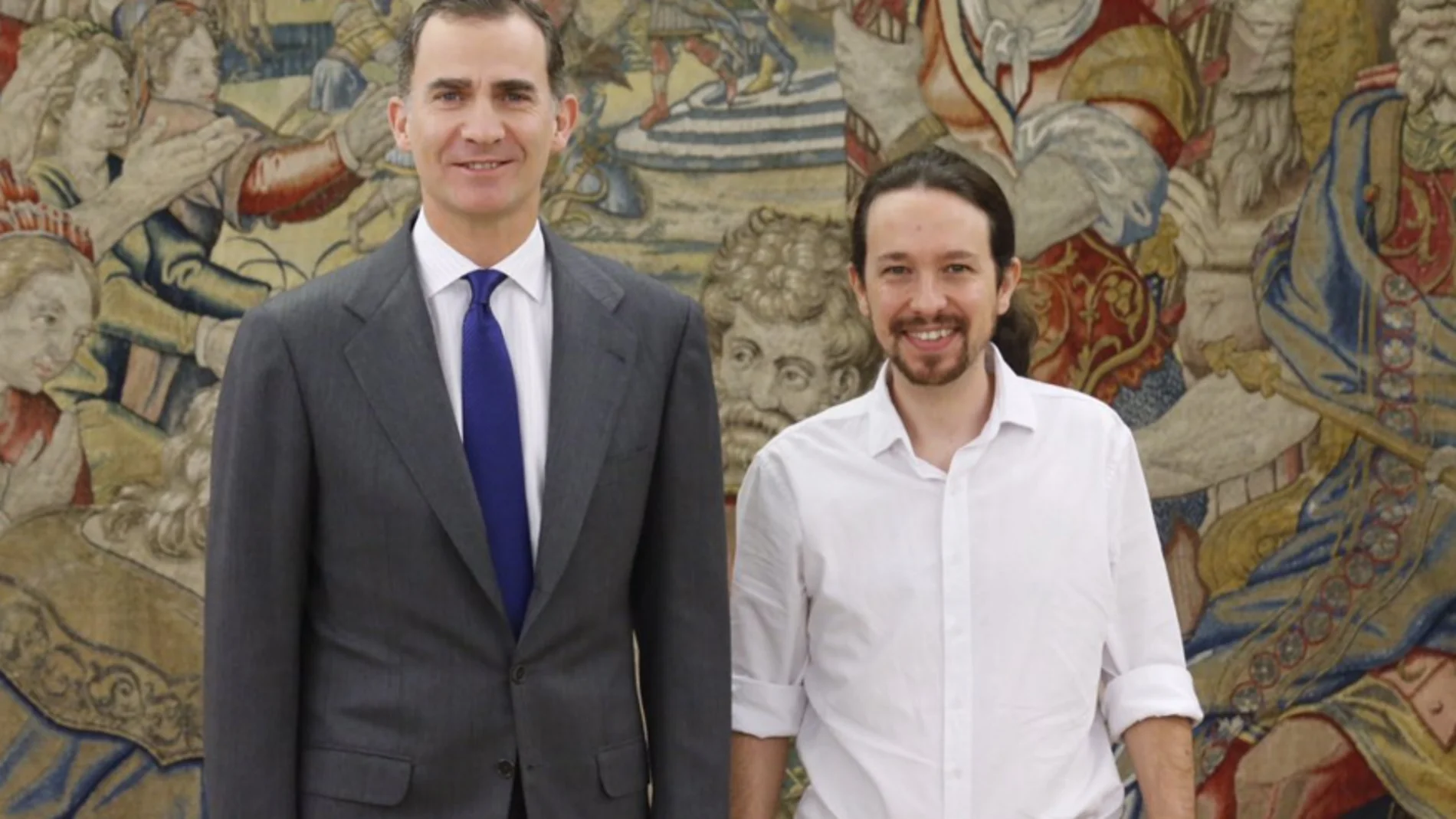 Pablo Iglesias posa en Zarzuela junto a Felipe VI