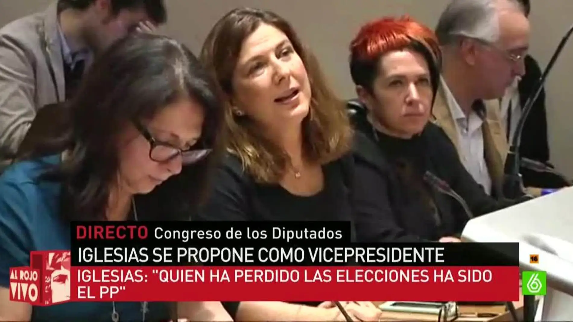 Periodista en la rueda de prensa de Podemos