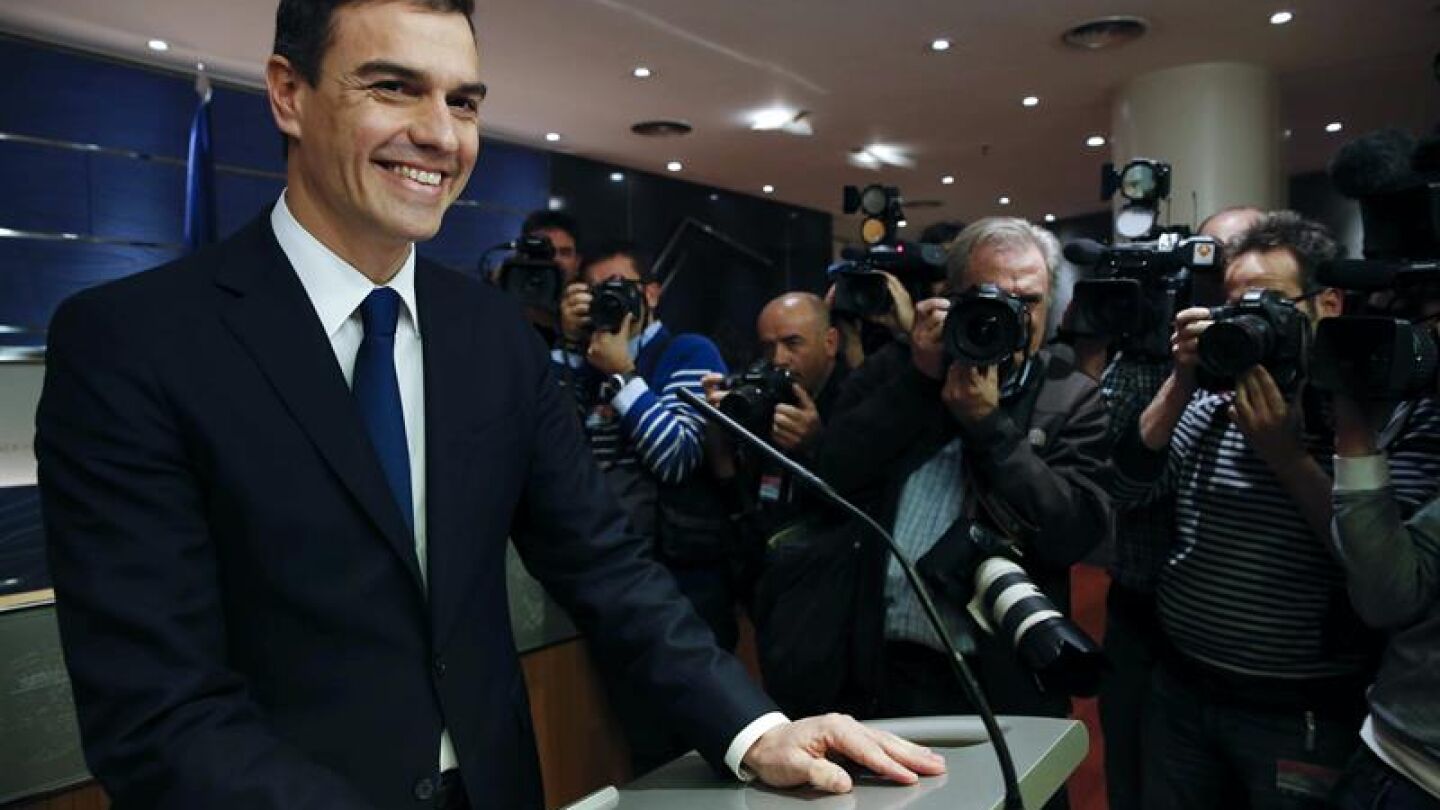 El secretario general del PSOE, Pedro S&aacute;nchez, durante la rueda de prensa en el Congreso