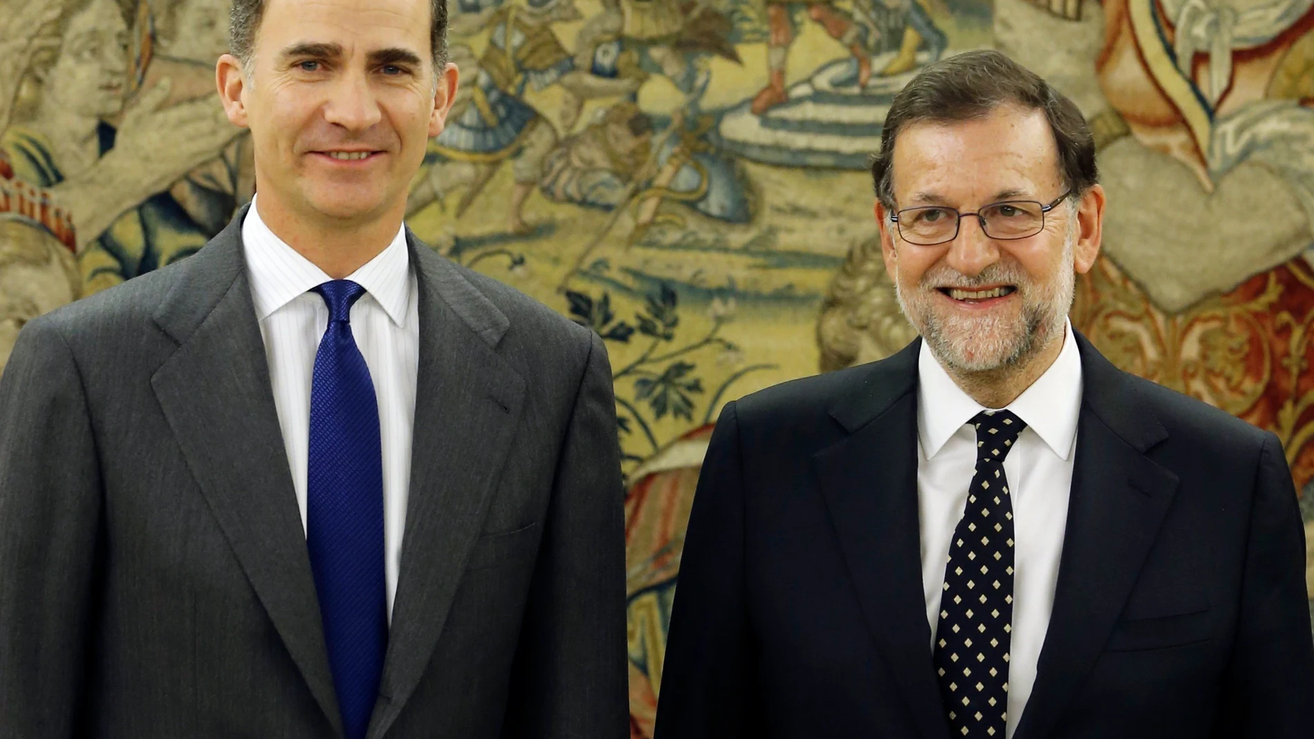 Felipe VI y Mariano Rajoy, durante la ronda de contactos