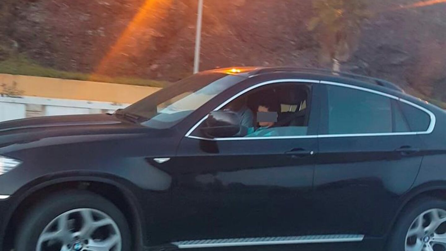 Un menor de 10 a&ntilde;os conduce un vehiculo