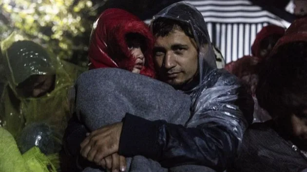 Una refugiada siria muere de frío tras atravesar la frontera con el Líbano