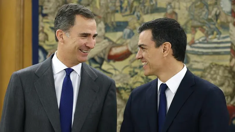 El rey Felipe VI recibe al secretario general del PSOE, Pedro Sánchez