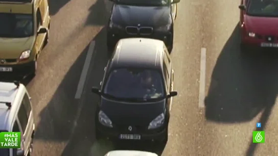 Coches circulando por la carretera Coches circulando por la carretera