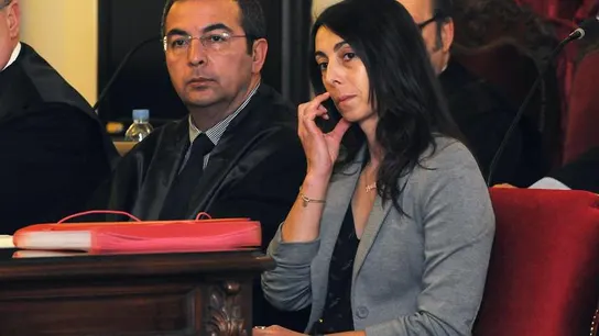 Raquel Gago junto a su abogado Raquel Gago junto a su abogado