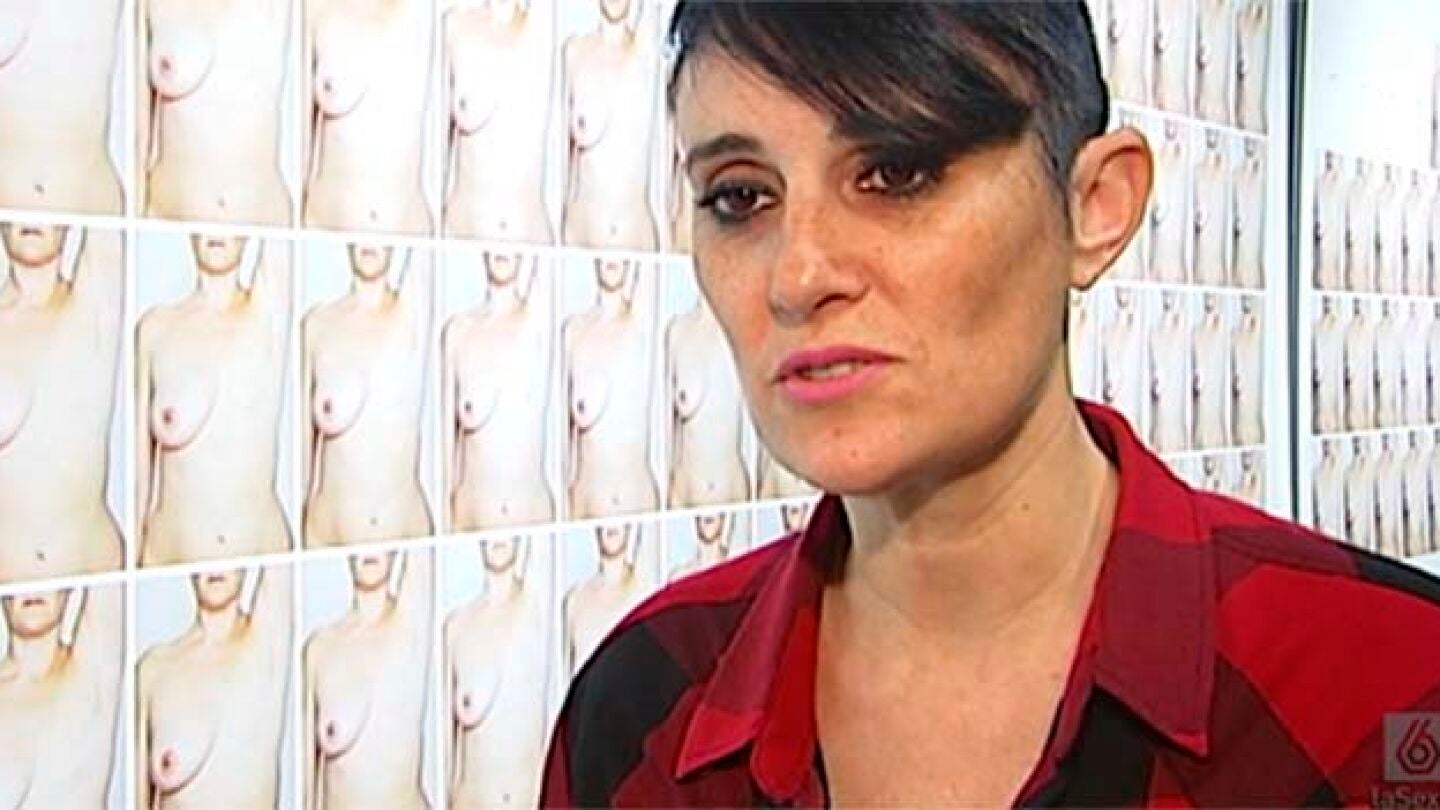 Mara Le&oacute;n denuncia con su acci&oacute;n las largas listas de espera para la reconstrucci&oacute;n