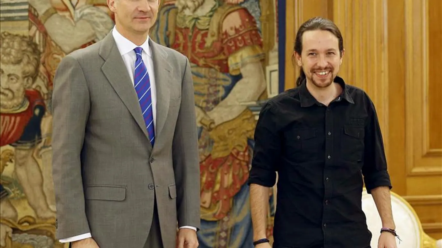 El rey Felipe VI junto a Pablo Iglesias El rey Felipe VI junto a Pablo Iglesias