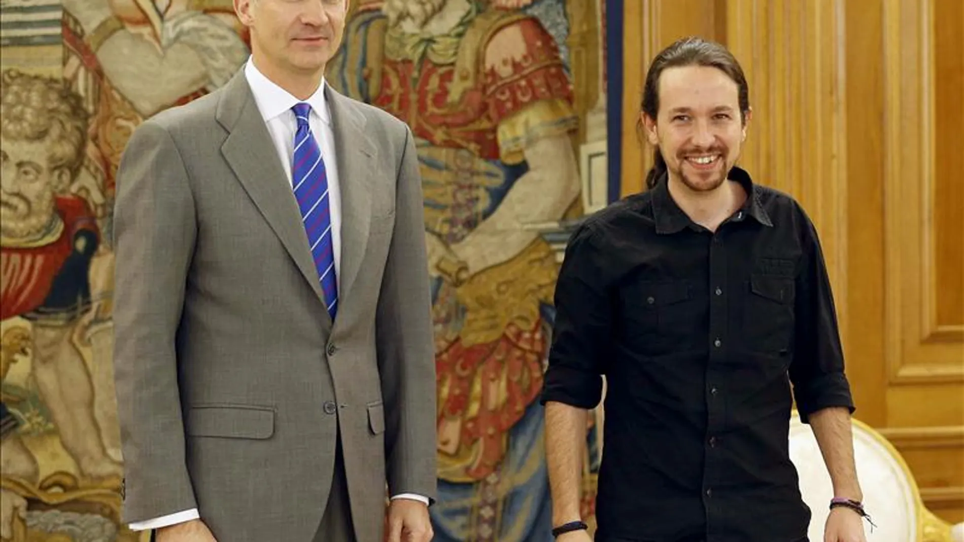 El rey Felipe VI junto a Pablo Iglesias