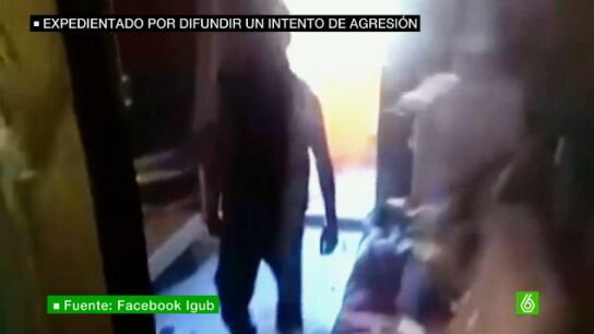 Momento de la agresi&oacute;n grabado por el Mosso d'Esquadra
