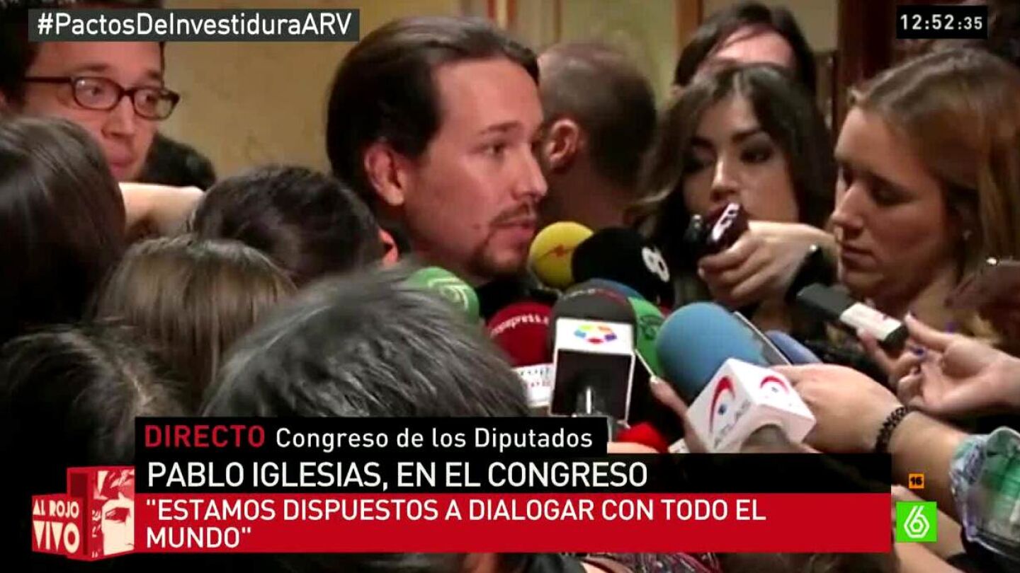 Pablo Iglesias habla con los medios