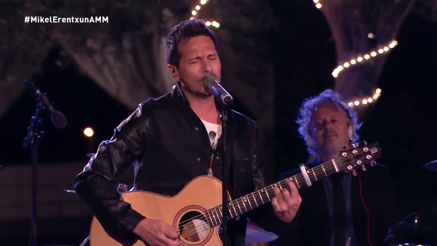 David DeMar&iacute;a canta 'En alg&uacute;n lugar'