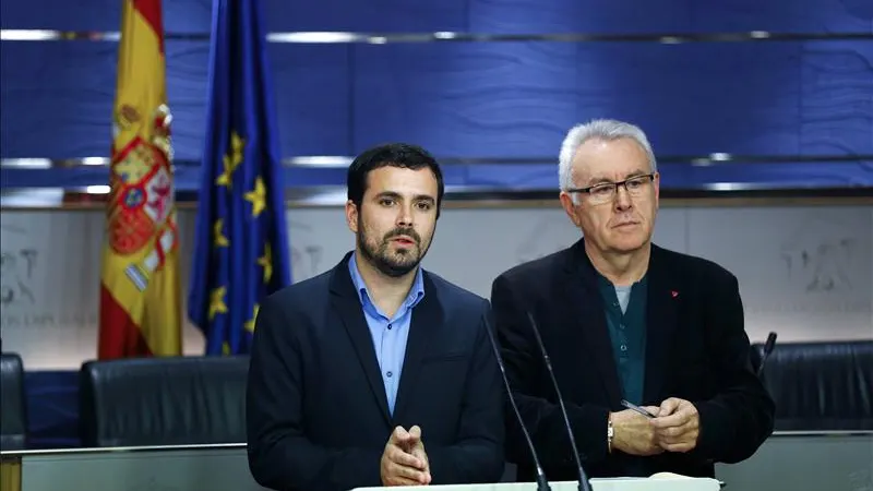 Alberto Garzón y Cayo Lara en el Congreso de los Diputados