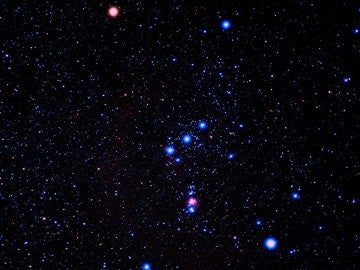 La constelación de Orión, donde destaca la rojiza Betelgeuse