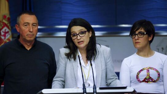 La diputada de Comprom&iacute;s, M&oacute;nica Oltra, junto a Joan Baldov&iacute; y Marta Sol&iacute;