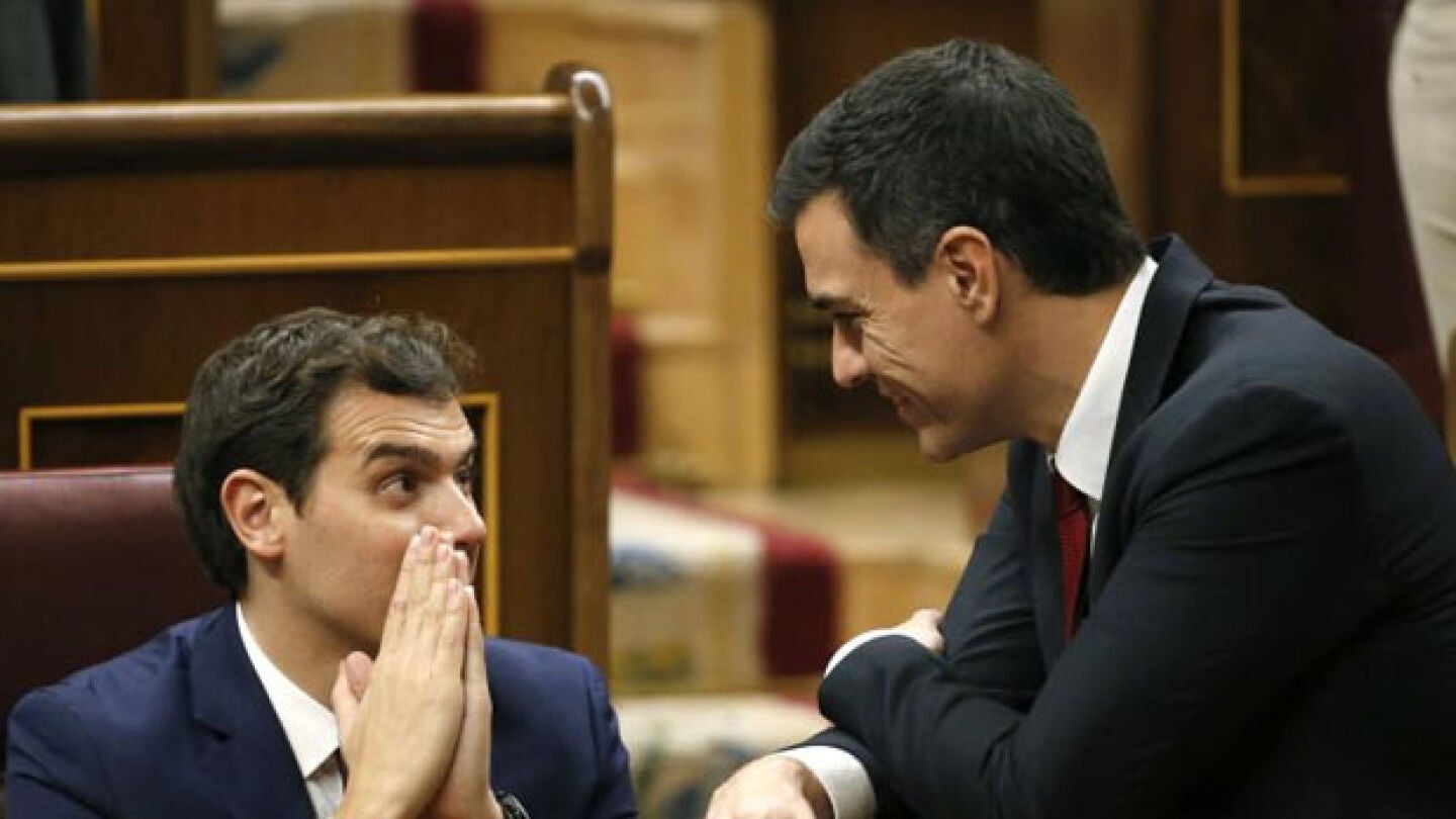 Albert Rivera y Pedro S&aacute;nchez en el Congreso
