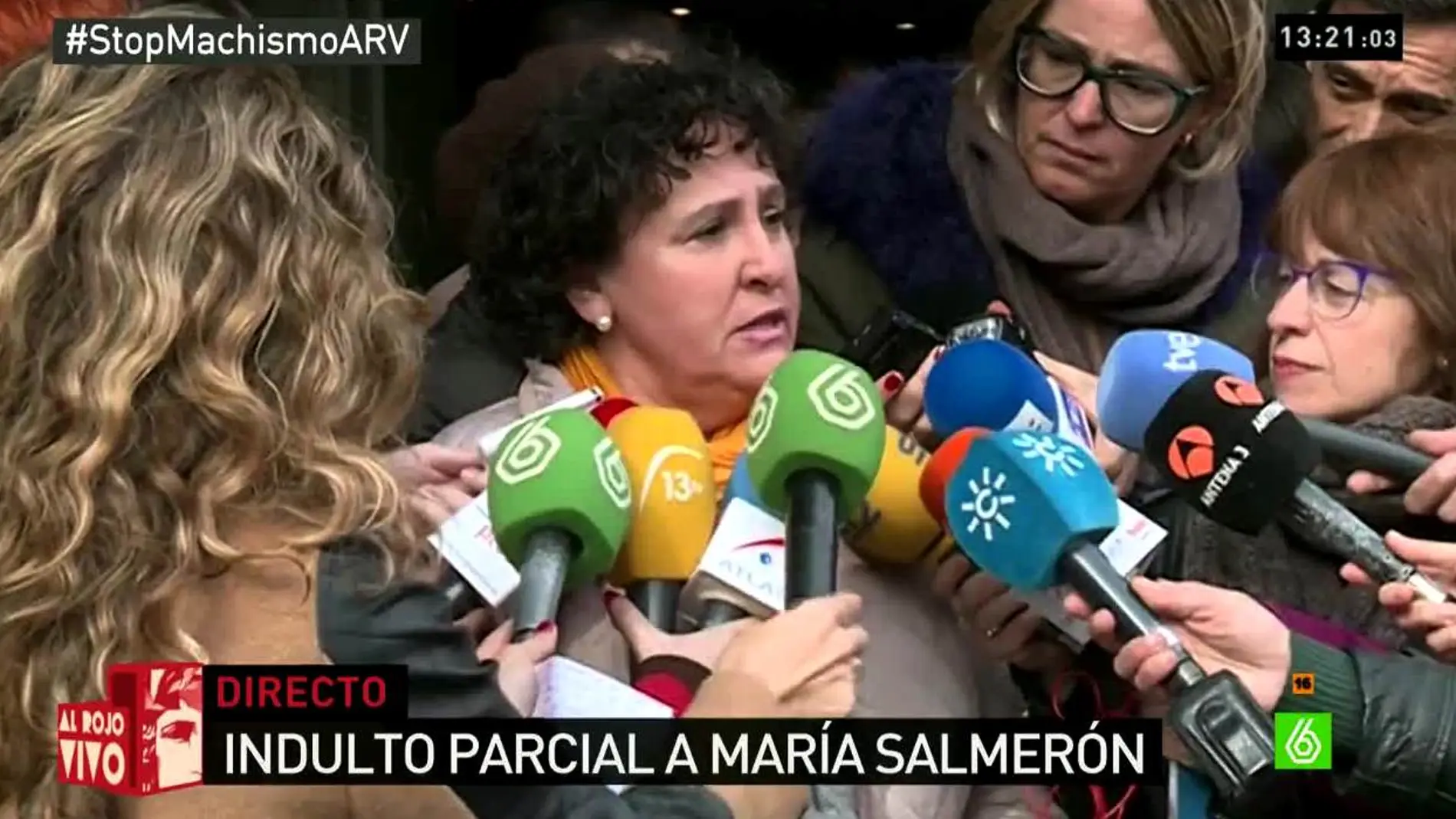María Salmerón habla con los medios