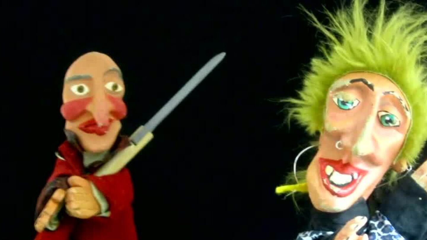 Imagen de dos de los t&iacute;teres usados durante el pol&eacute;mico espect&aacute;culo infantil