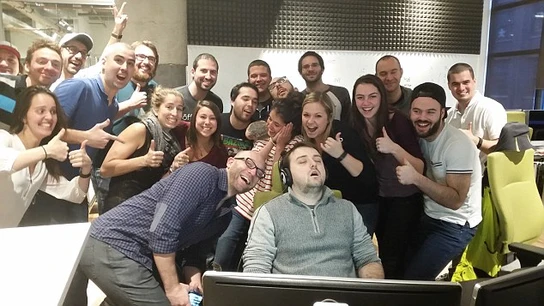 El becario 'dormilón' que se echó una siesta en su primer día de trabajo se vuelve viral El becario 'dormilón' que se echó una siesta en su primer día de trabajo se vuelve viral