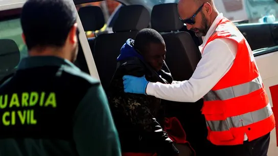 Salvamento rescata a varios inmigrantes subsaharianos Salvamento rescata a varios inmigrantes subsaharianos