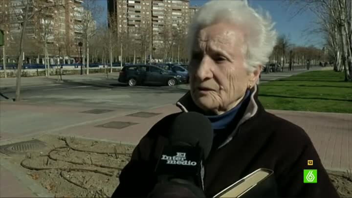 Una mujer mayor da consejos a los j&oacute;venes, en El Intermedio