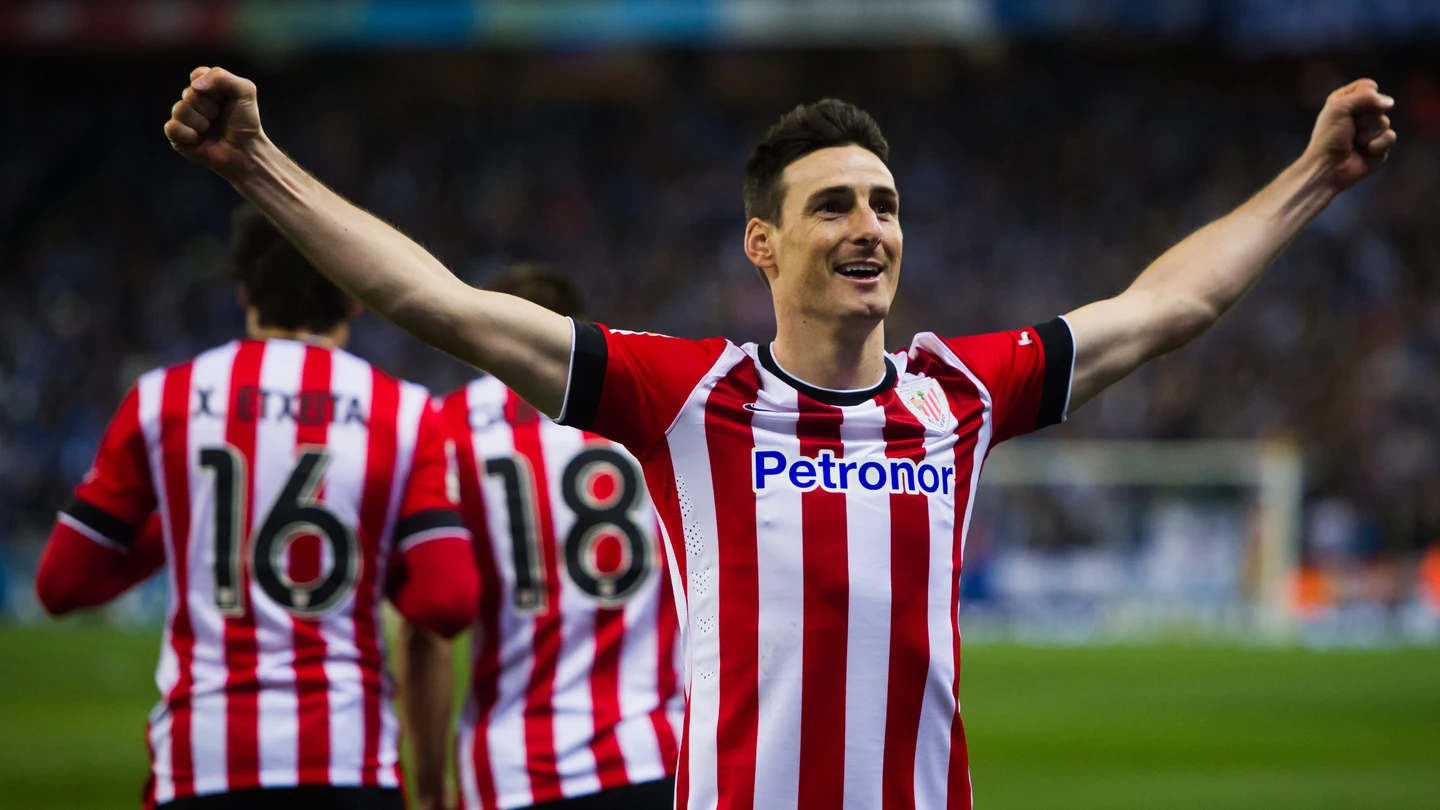 Aduriz celebrando un gol con el Athletic Club Aduriz celebrando un gol con el Athletic Club