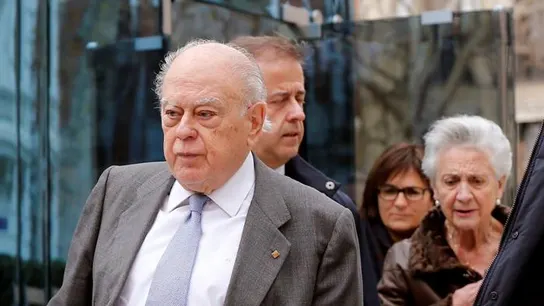 El expresident de la Generalitat Jordi Pujol y su esposa El expresident de la Generalitat Jordi Pujol y su esposa