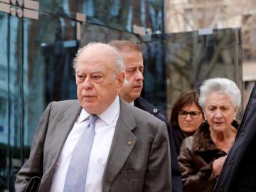 El expresident de la Generalitat Jordi Pujol y su esposa El expresident de la Generalitat Jordi Pujol y su esposa