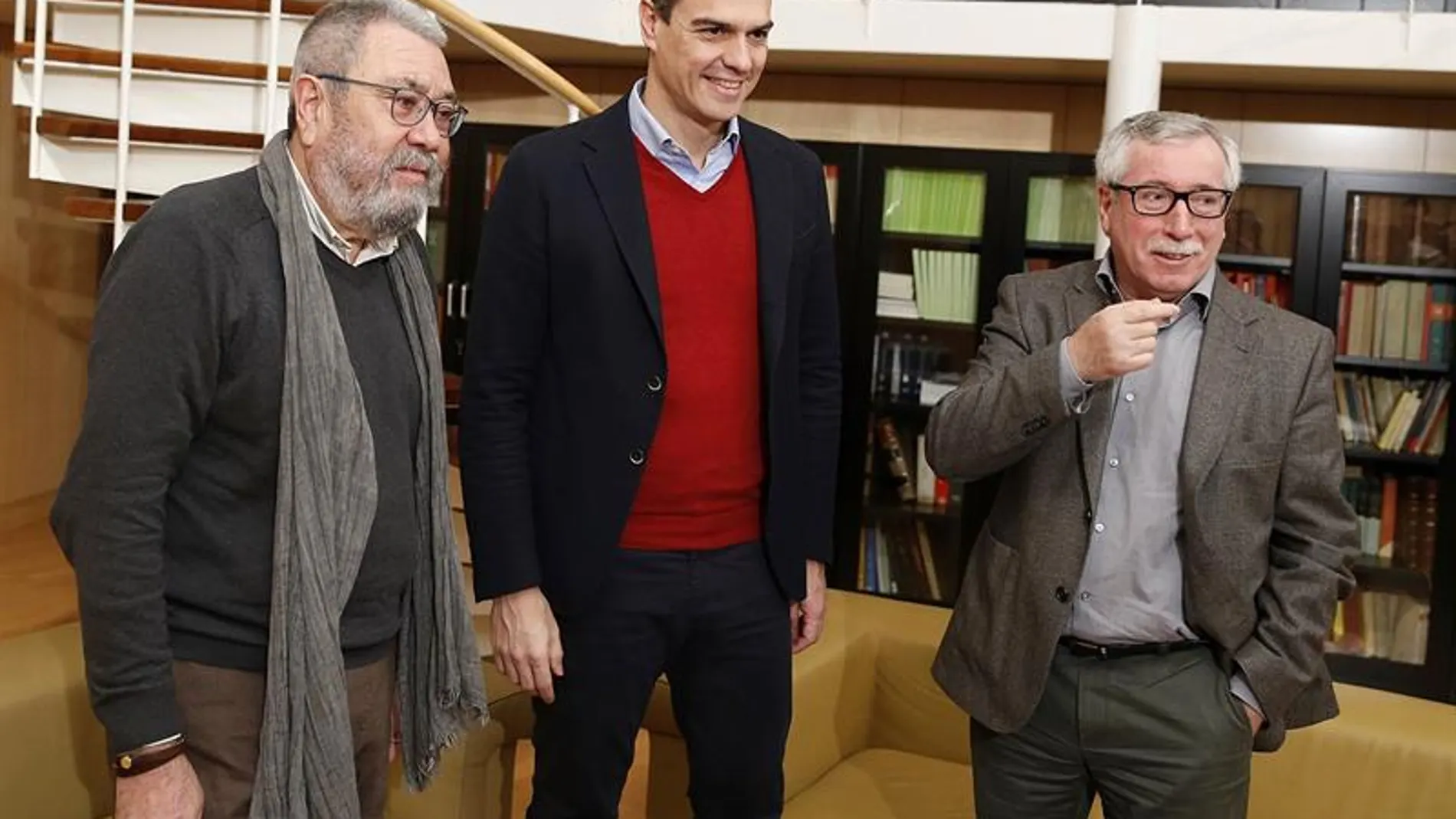 Pedro Sánchez junto a Cándido Méndez e Ignacio Fernández