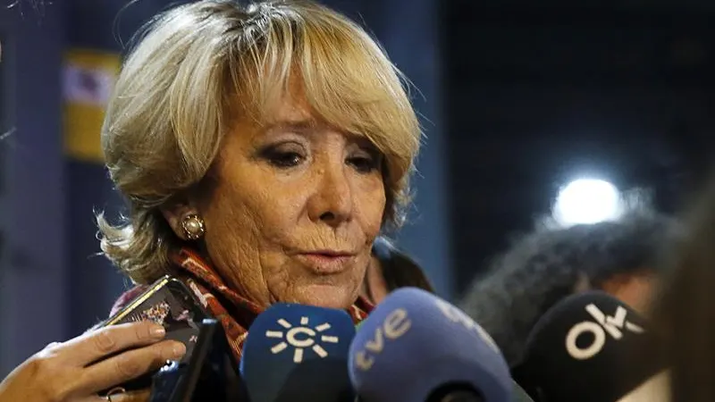 Esperanza Aguirre comparece ante los medios de comunicación