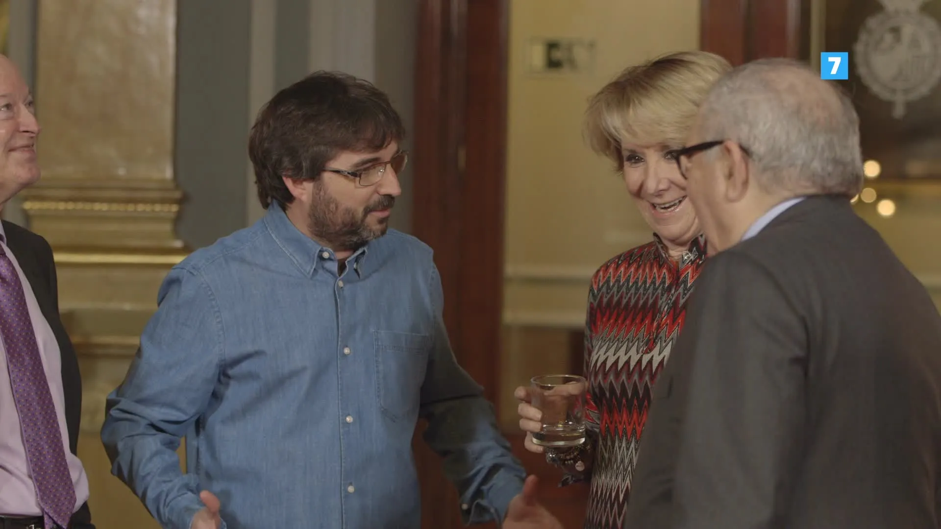 Esperanza Aguirre, junto a Jordi Évole, en Salvados Esperanza Aguirre, junto a Jordi Évole, en Salvados