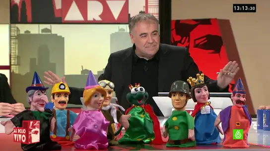 Antonio García Ferreras con los títeres en Al Rojo Vivo Antonio García Ferreras con los títeres en Al Rojo Vivo