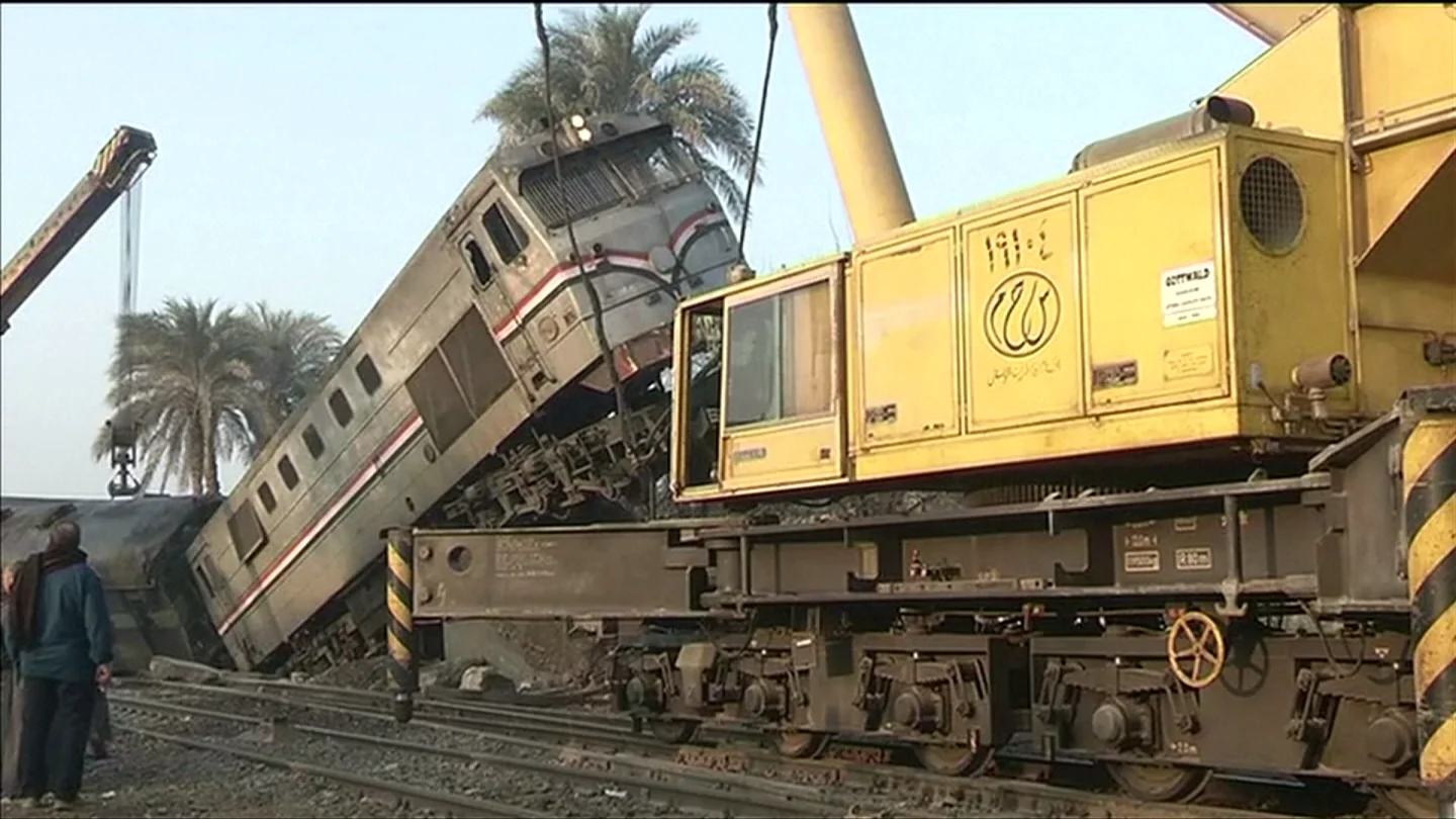Imagen del tren descarrilado en Egipto Imagen del tren descarrilado en Egipto