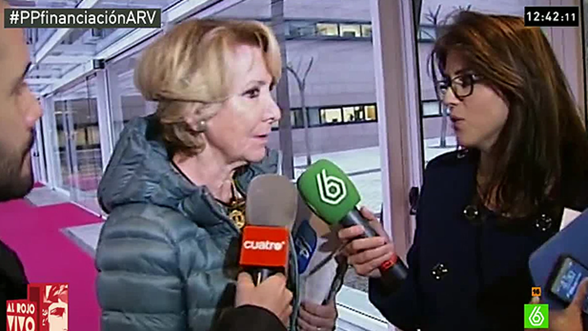 Esperanza Aguirre habla con los medios