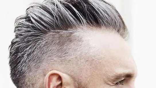 Jóven con canas Jóven con canas
