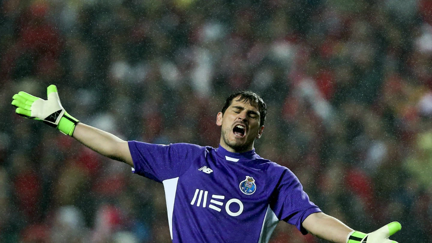 Iker Casillas lamenta una oportunidad perdida Iker Casillas lamenta una oportunidad perdida