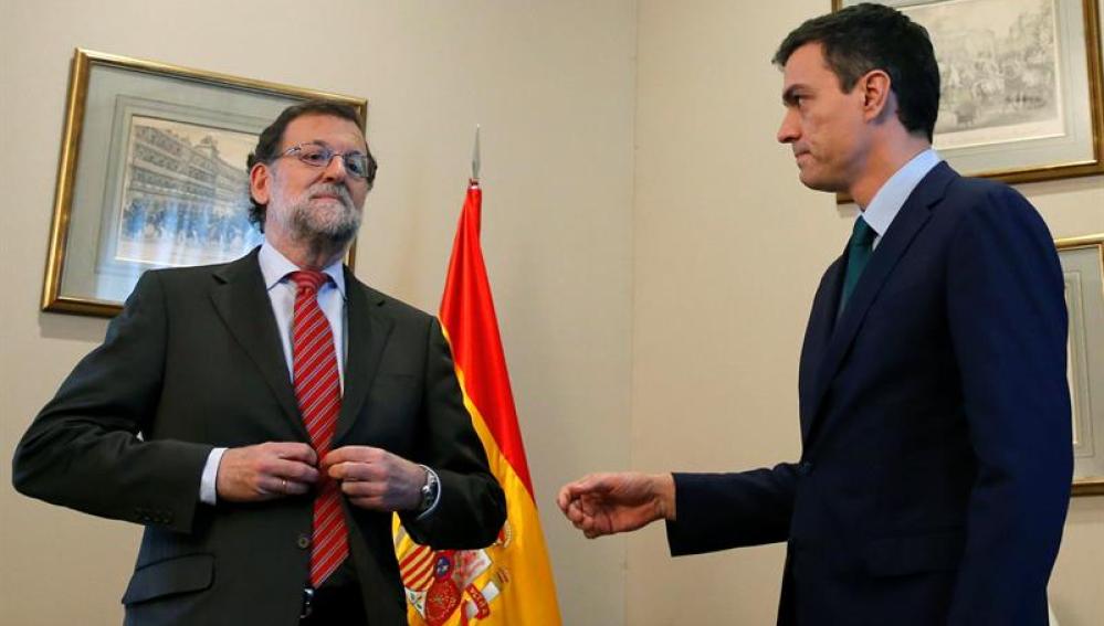Frío encuentro entre Mariano Rajoy y Pedro Sánchez
