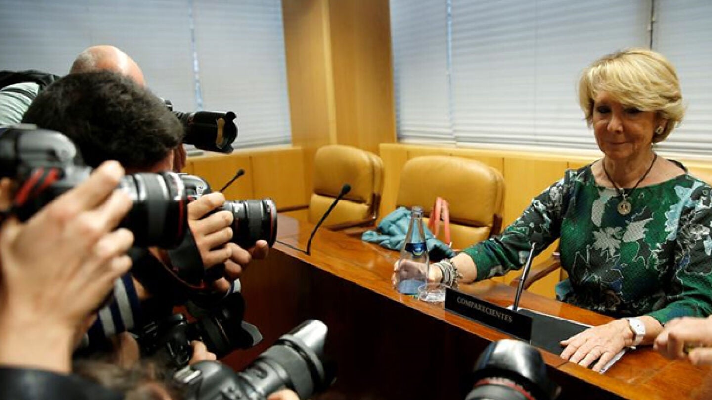 Esperanza Aguirre antes de su comparecencia en la comisi&oacute;n sobre corrupci&oacute;n