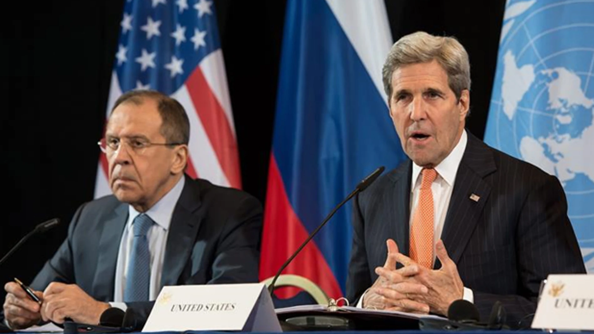 John Kerry,  secretario de Estado estadounidense, y Sergei Lavrov, ministro de exteriores ruso