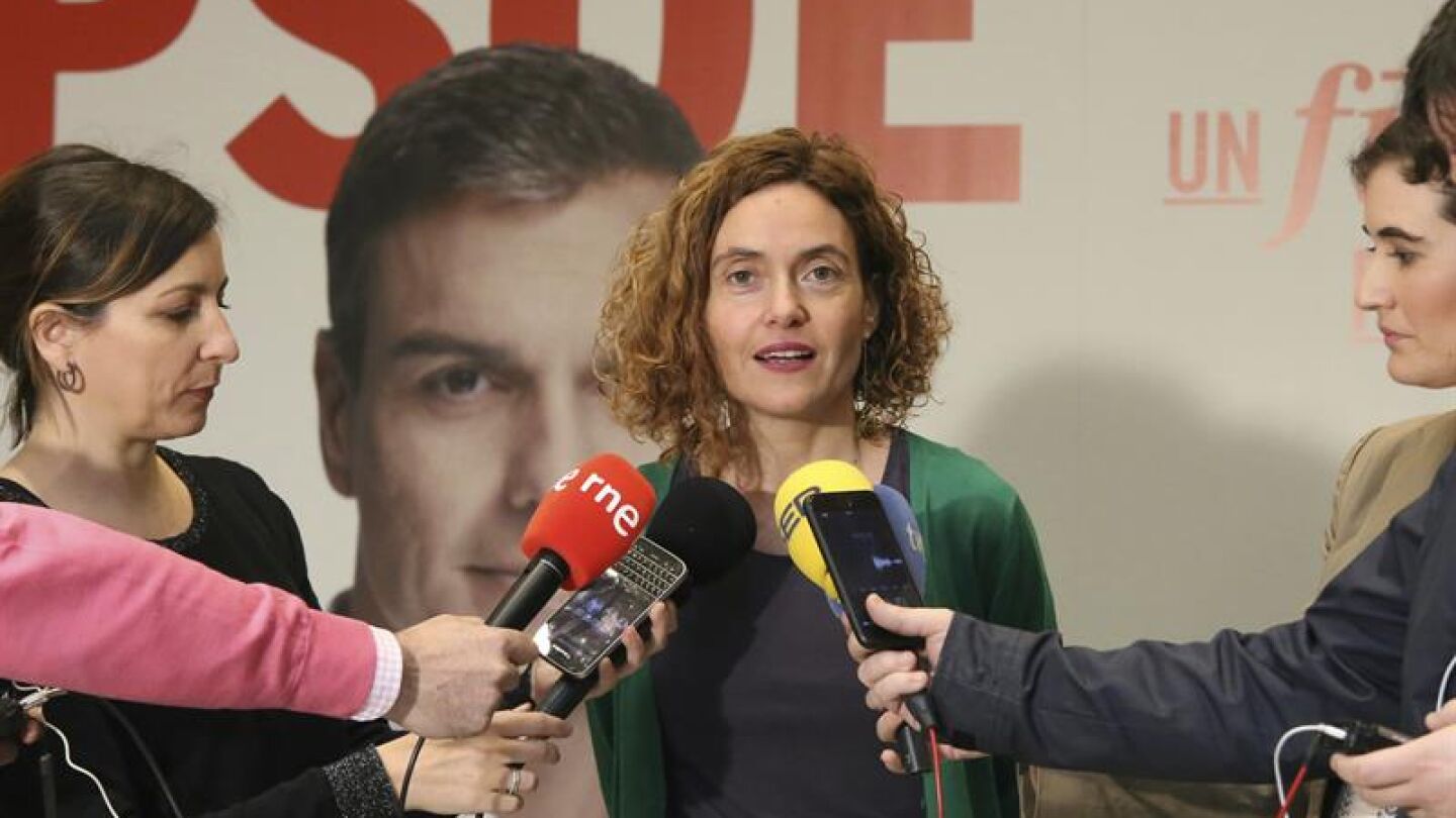 Meritxell Batet ante la prensa