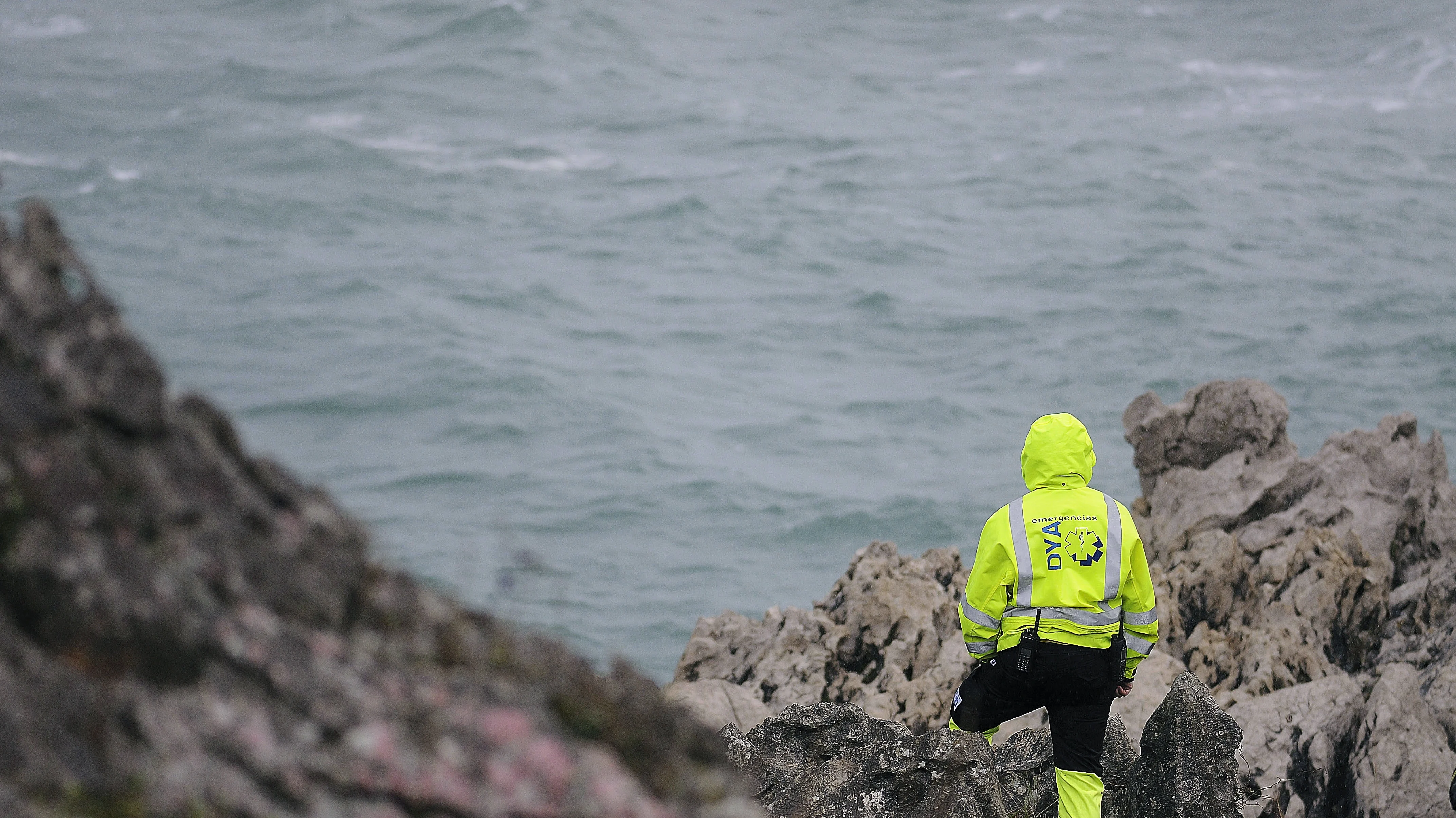 Efectivos de emergencias buscan a un hombre, de 73 años y vecino de Noja