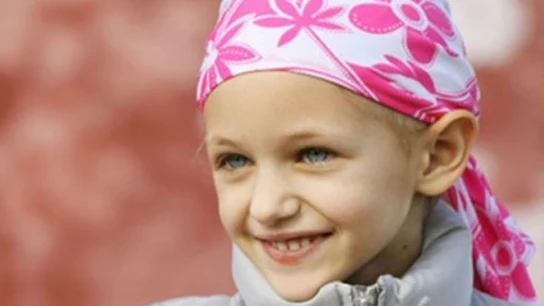 Imagen de una niña que padece cáncer Imagen de una niña que padece cáncer
