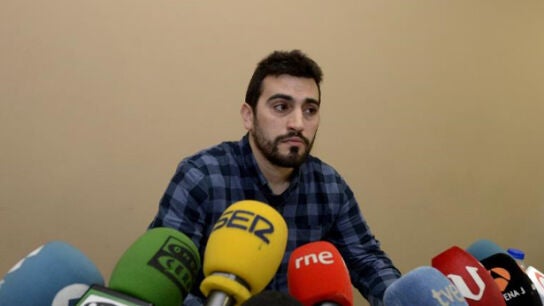 Breog&aacute;n Riob&oacute;o durante una rueda de prensa